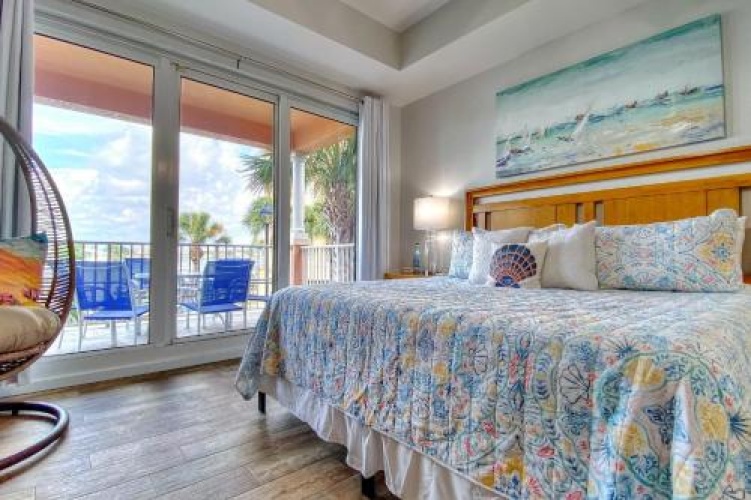 207 Harborview Grande