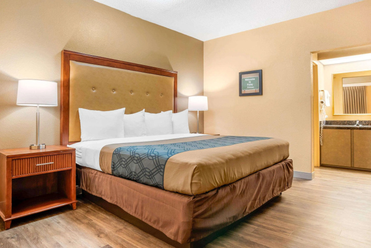 Econo Lodge Inn & Suites Foley - North Gulf Shores
