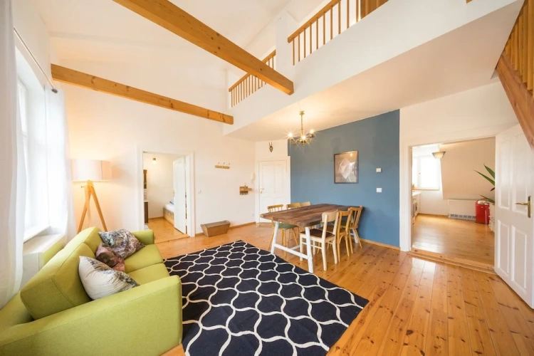 2 Bedrooms Apartment
