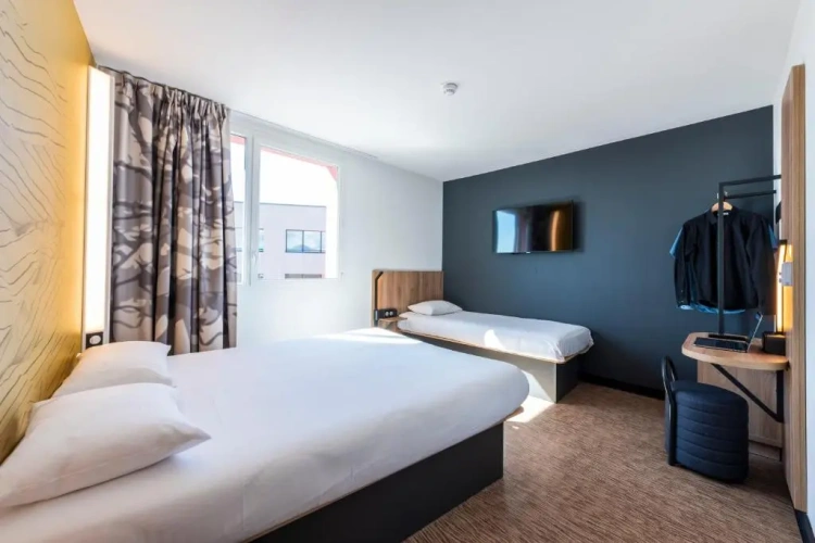 Triple room