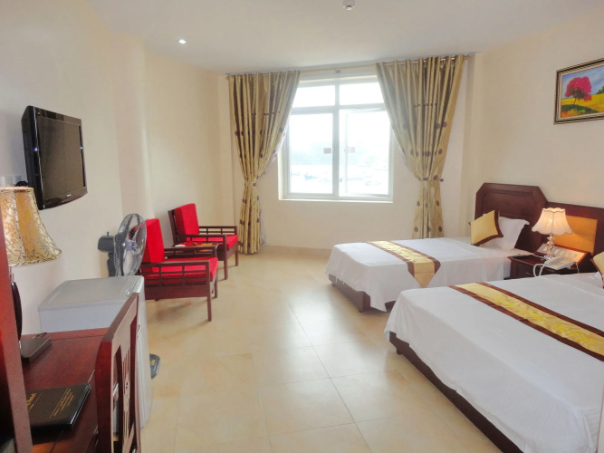 Hung Long Harbour Hotel