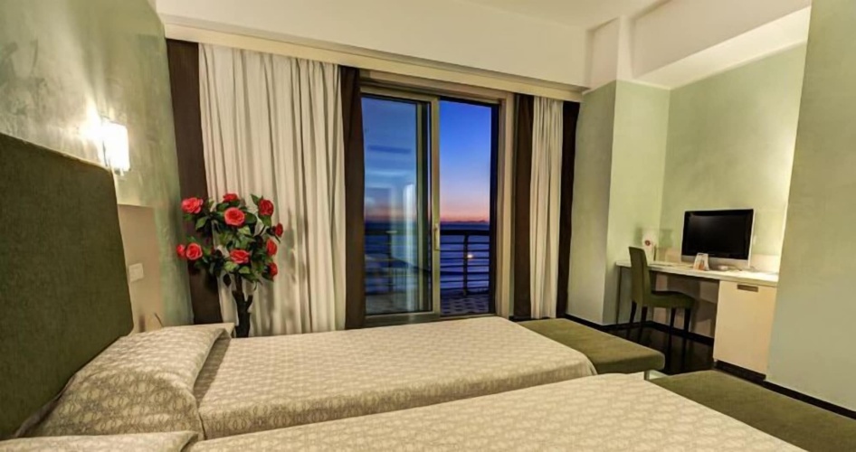 Grand Hotel Salerno photo 11