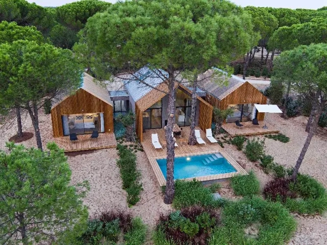 2 Bedrooms Villa