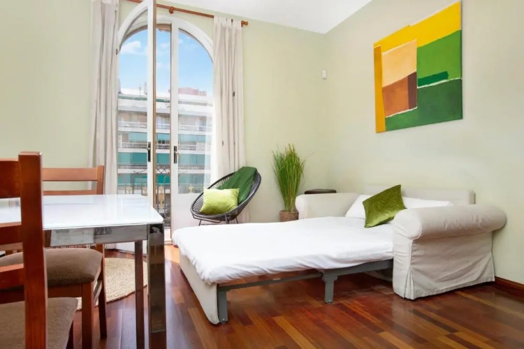 2 Bedrooms Apartment