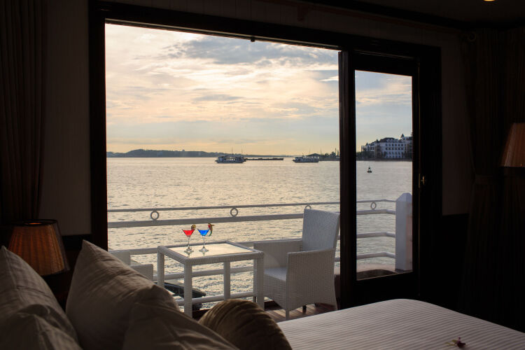 Halong Silversea CruiseOver view