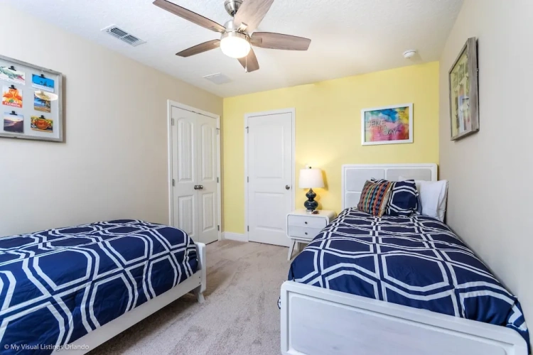 5 Bedrooms Villa
