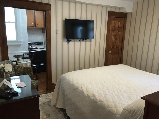 Americas Cup Inn
