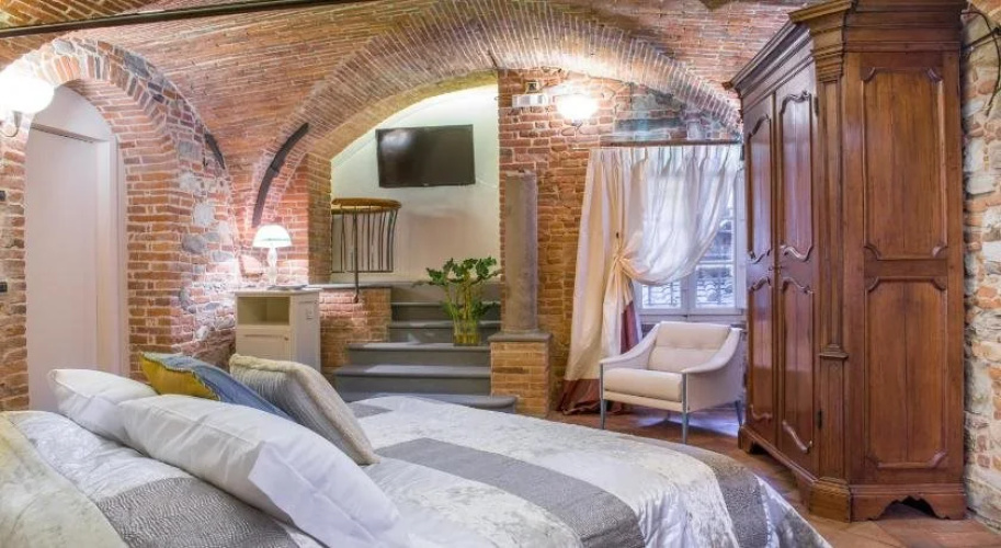 15 Santori Luxury Home