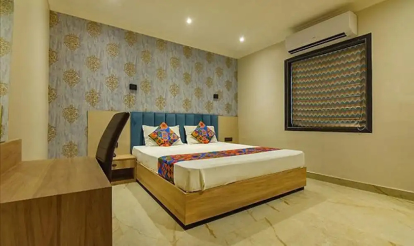 FabHotel Seventy Seven