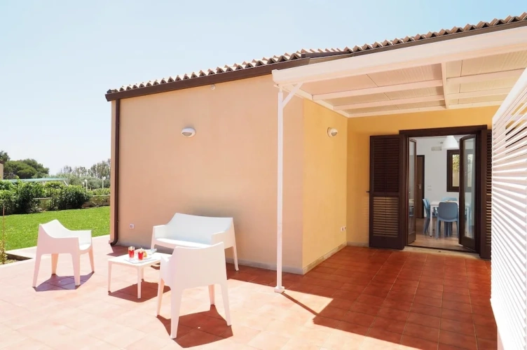 2 Bedrooms Cottage