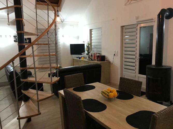 2 Bedrooms Cottage