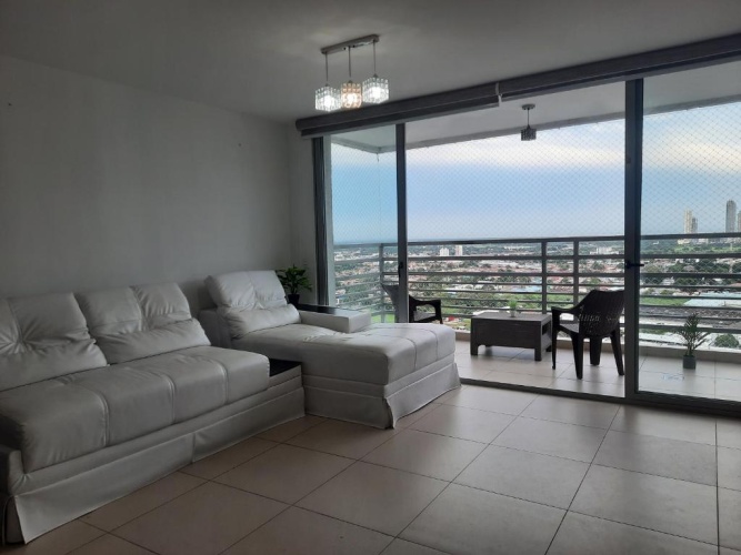 3 Bedrooms Apartment