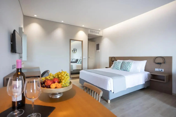 Armantanis Luxury Suites
