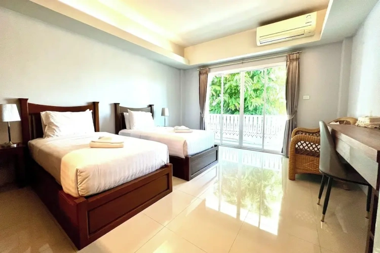 Superior Twin room with balcony