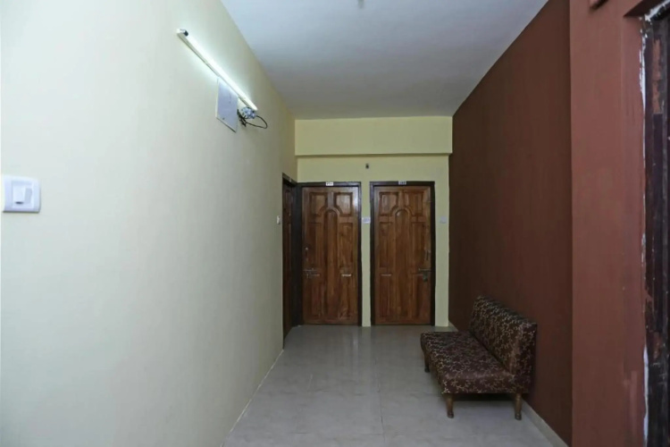 FabExpress Paradise Inn II
