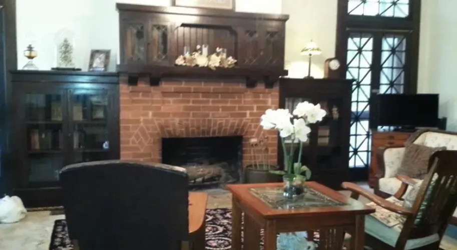 Historic Holle House Second Floor Space sleeps six