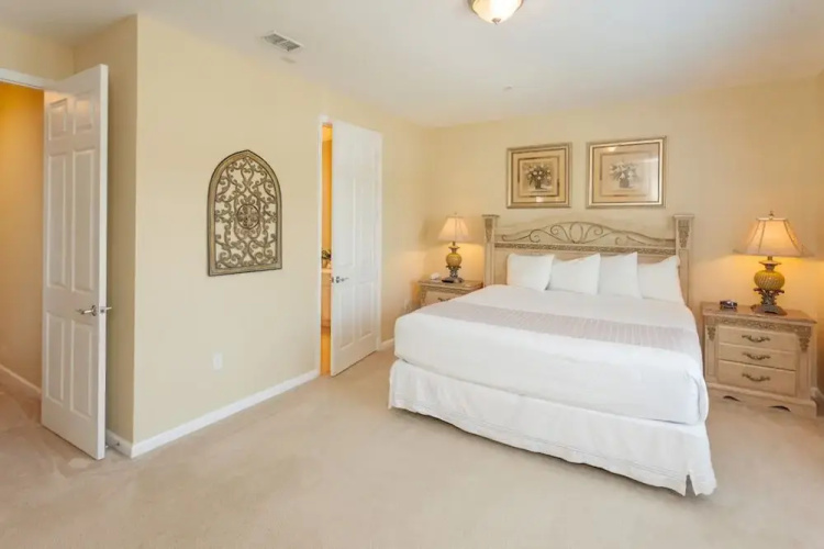 3 Bed 2 Bath Premium l 1005