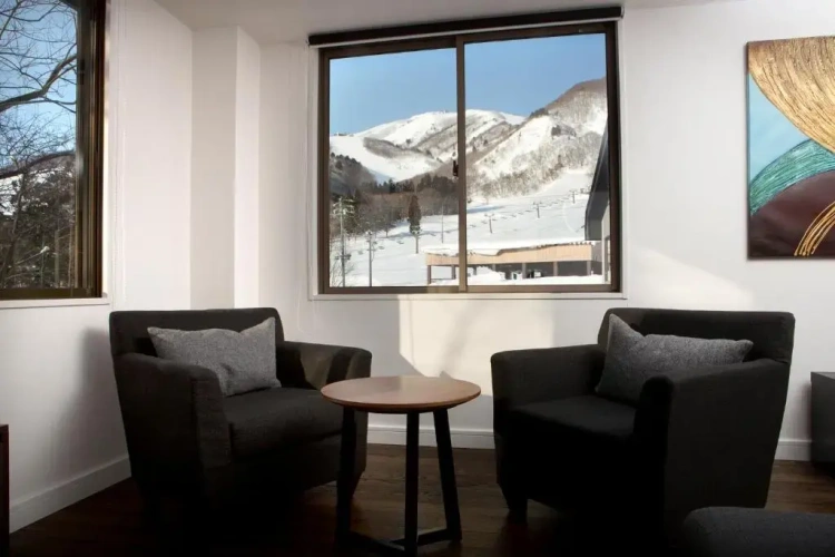 3 Bedrooms Apartment