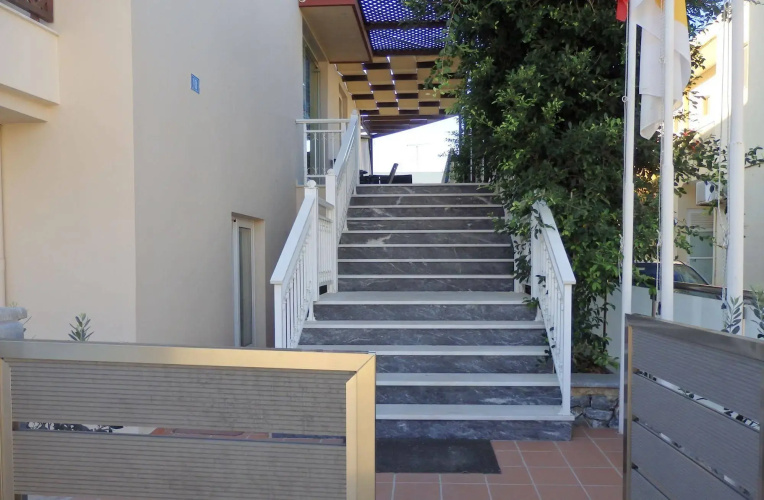 Zannis Hotel