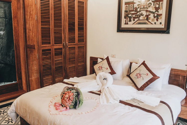 Mua Caves Ecolodge