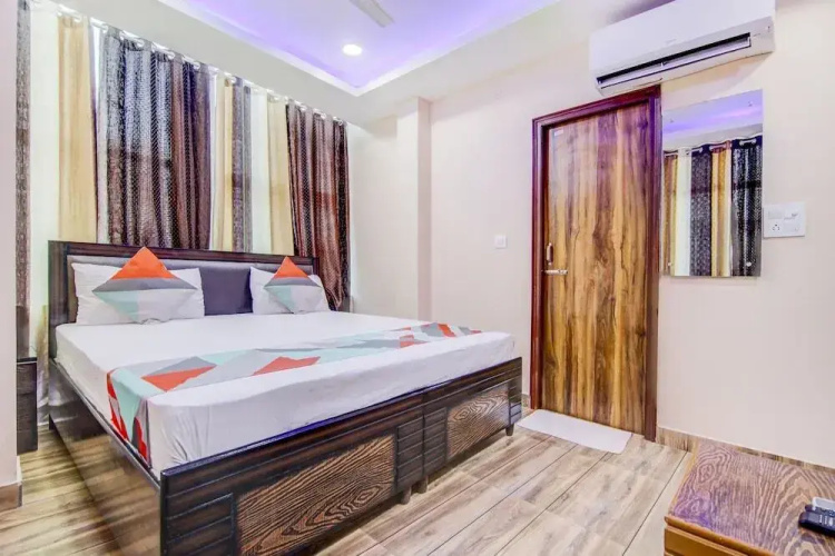 Hotel 3 Bros by Fabhotels