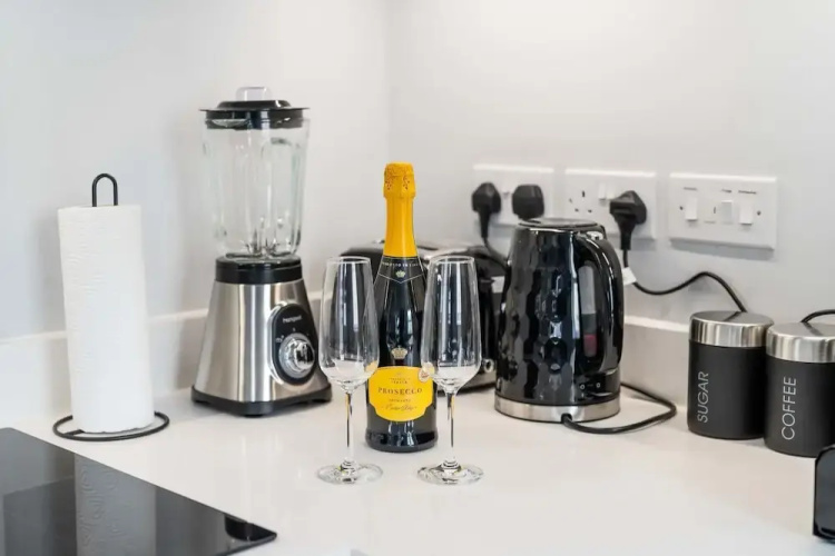 Super Luxe Central Maidenhead Apartment