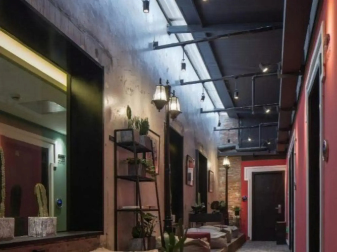J Vspace Art Hotel