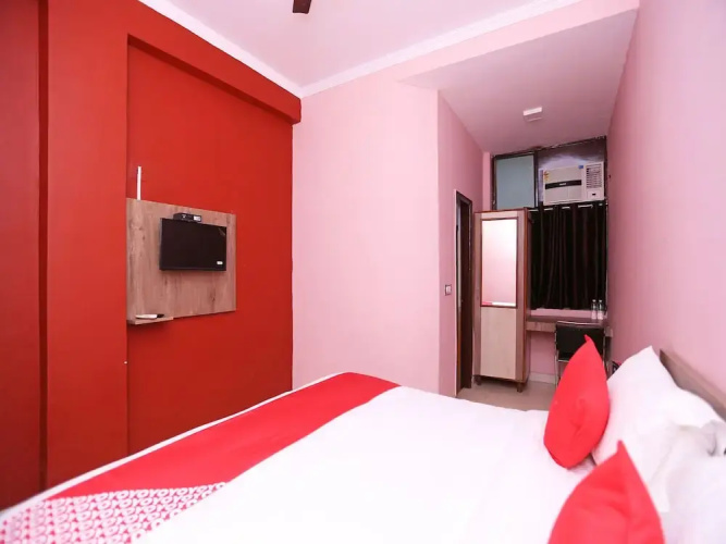 OYO Flagship 14774 Sector 14 Gurgaon
