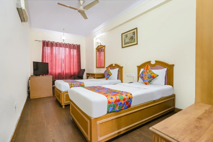 FabHotel Altus DLF Phase 2