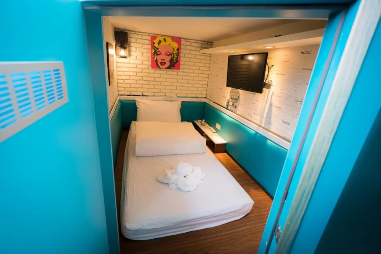 Bed in Dorm