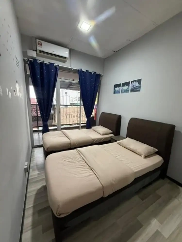 1 Bedroom Standard Twin room with balcony and with city view