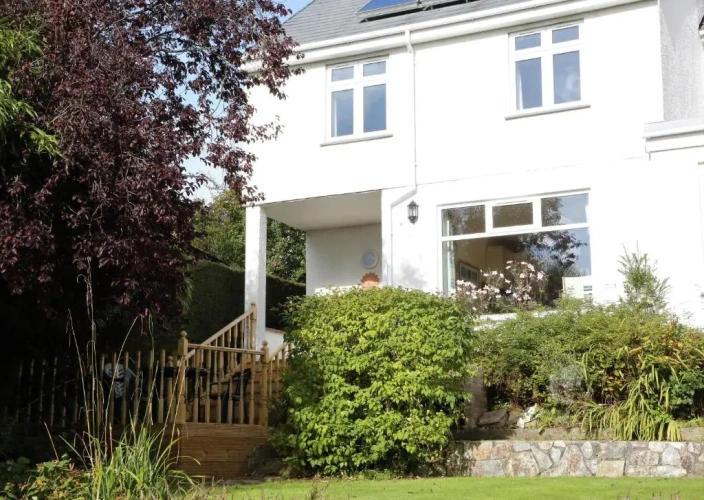 2 Bedrooms Cottage