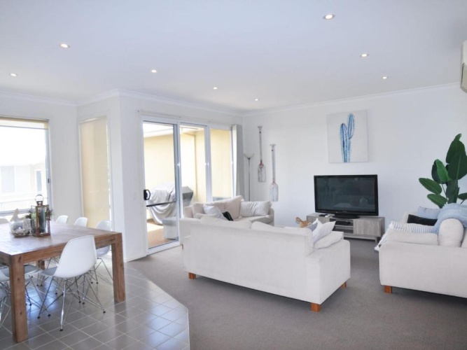 4 Bedrooms Cottage
