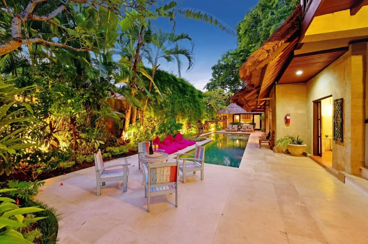 2 Bedrooms Villa