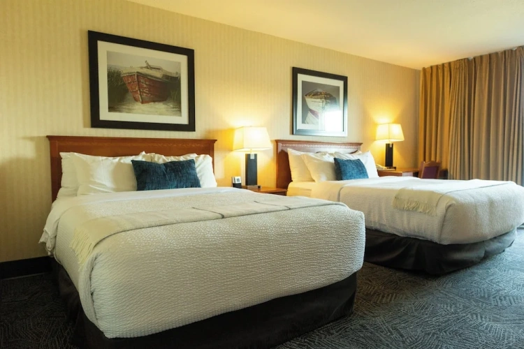 Classic Quadruple room with balcony and with lake view