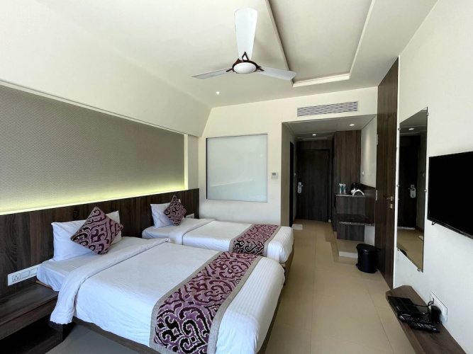 Hotel Grand Parivaar