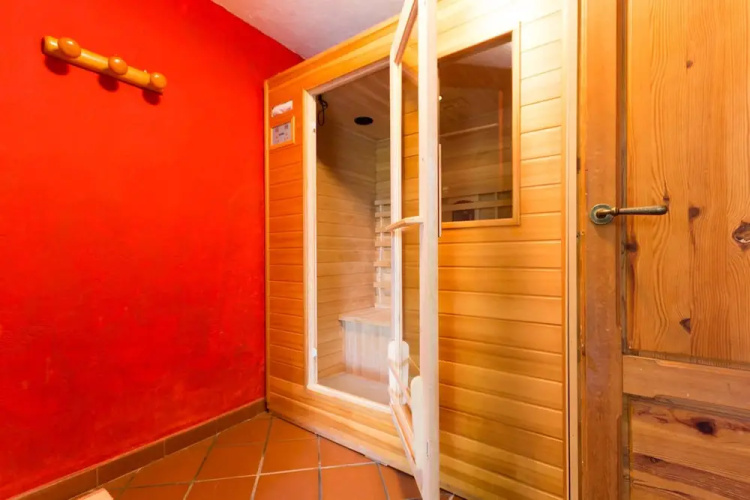 B&B Moneia