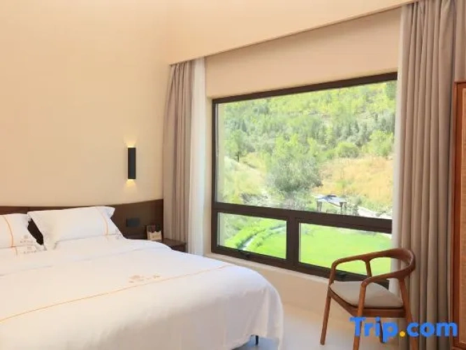 Standard room with balcony