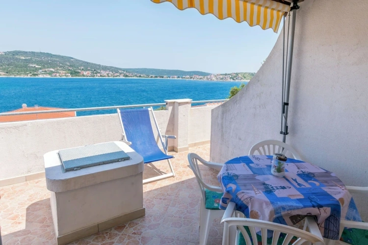 1 Bedroom Apartment with balcony and with view