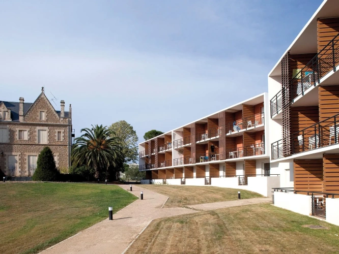 2 Bedrooms Apartment with balcony
