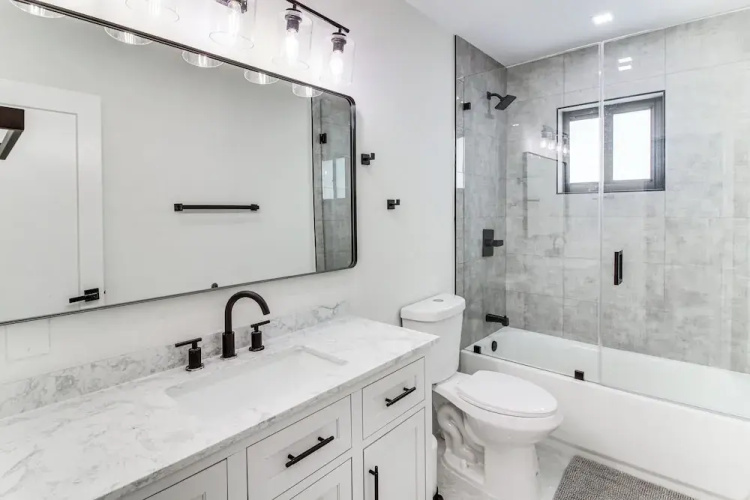 5 Mi to Beach: Group Getaway w/ Yard in Miami