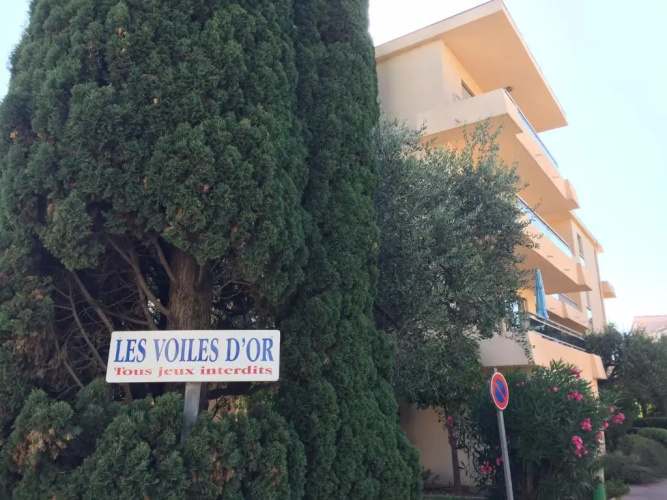 studio avec terrasse parking