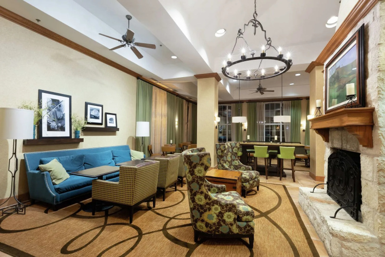 Hampton Inn & Suites Austin-Airport