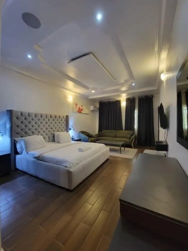 Standard Suite