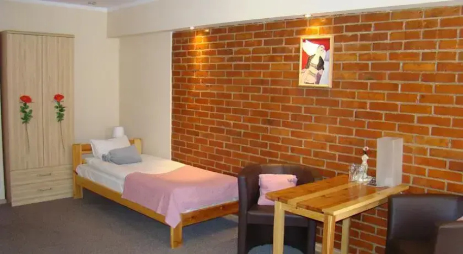 RJ Hotel