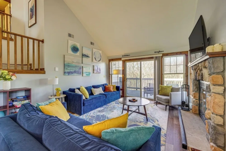 4 Bedrooms Cottage