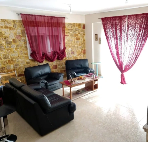 4 Bedrooms Villa