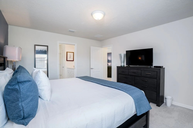 5448 Misty oak Circle