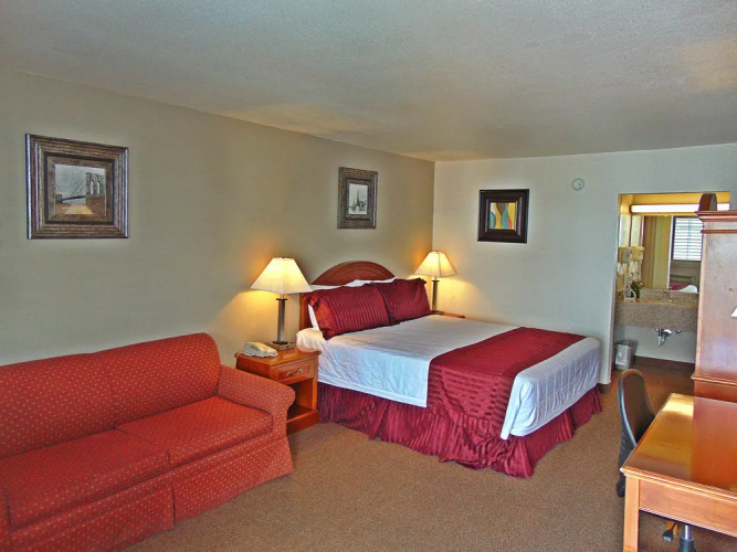 Ramada Kingman