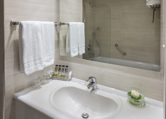 Standard Sextuple room with balcony and with pool view
